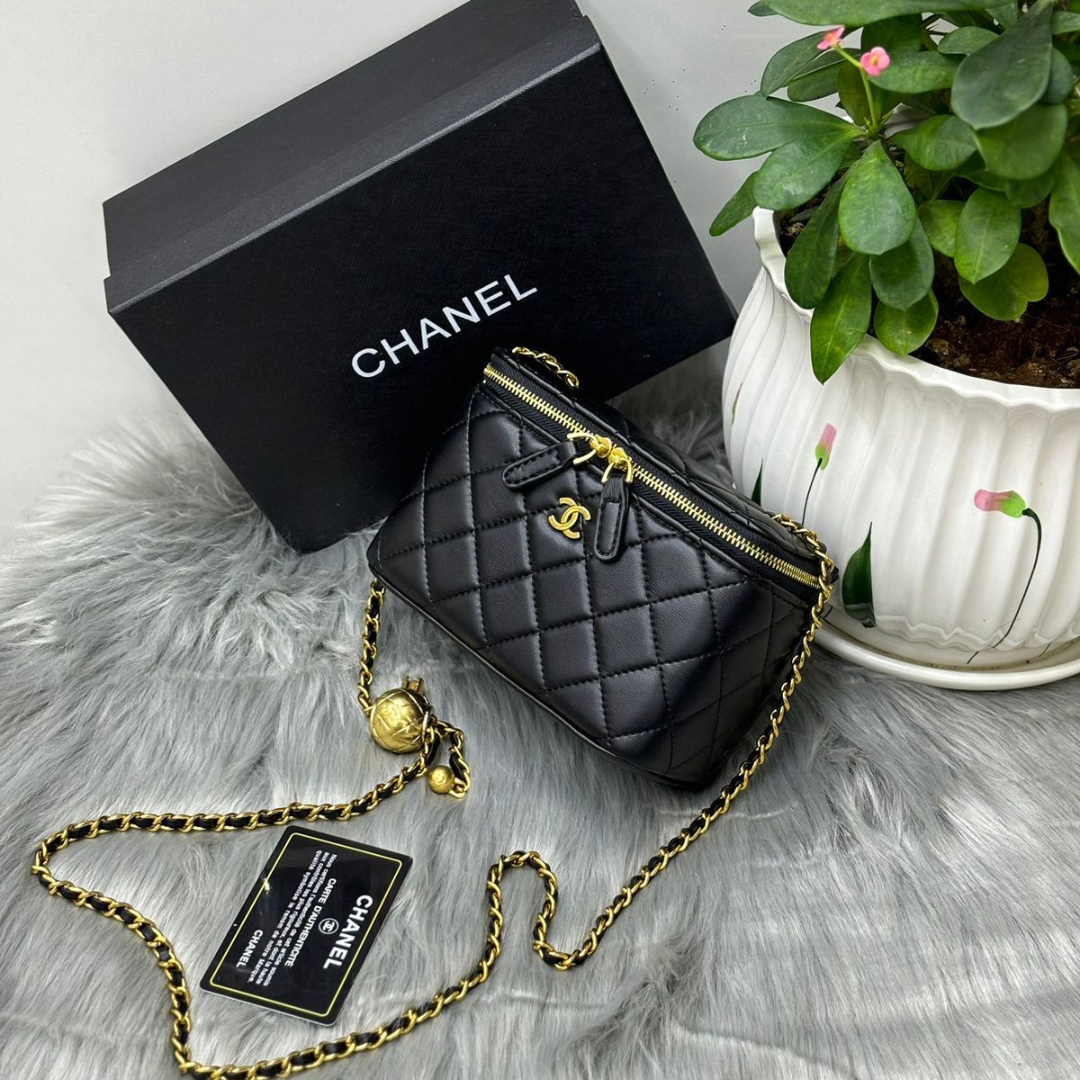 Chanel Women’s Designer Handbag | Luxury Quilted Chain Bag | Premium Fashion for Dubai